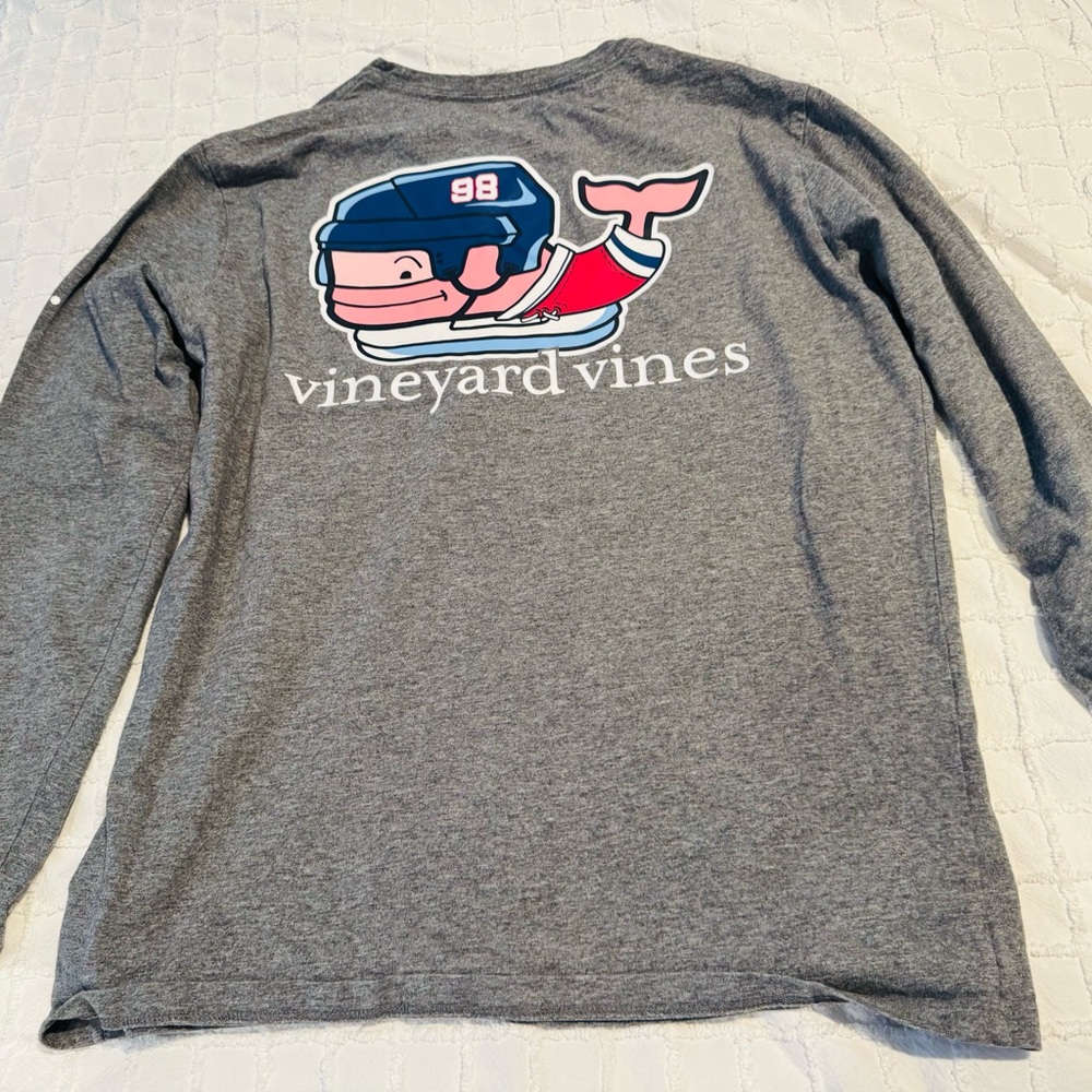 Vineyard Vines ice hockey Gray Long Sleeve with Whale Graphic